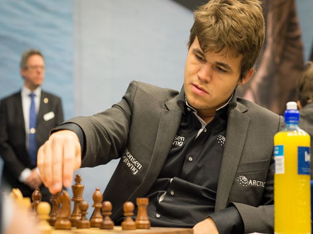 Carlsen trong trận chung kết vô địch