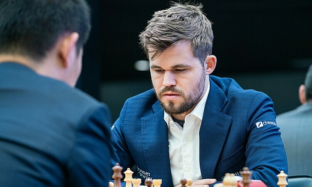 Quang Liêm thua vua cờ vua Carlsen