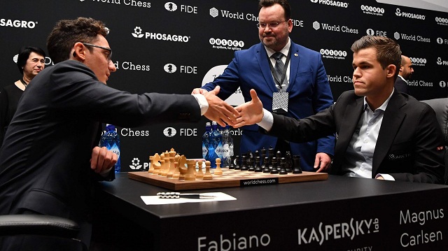Màn chiếu thế kỷ giữa Magnus Carlsen và Lữ đoàn Thế giới