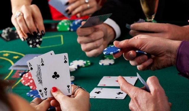 Trò chơi poker chỉ sử dụng 32 trong số 52 lá bài trong bộ bài Tây