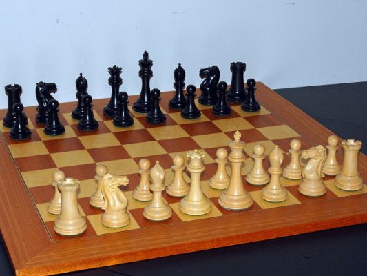 Quy tắc nhập thành trong cờ vua cho phép nhà vua và vua xe hoán đổi