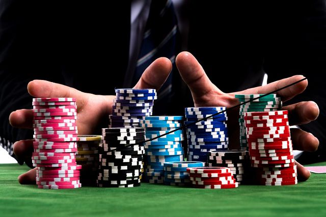 Các quy tắc khi chơi poker mà người chơi cần nắm rõ