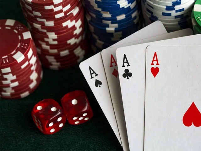 Poker là một trò chơi trí tuệ được rất nhiều người yêu thích