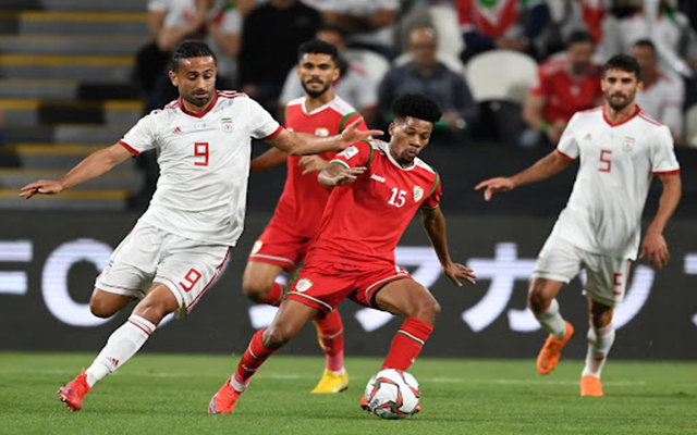 Jameel Al-Yahmadi (số 15) - tài năng đáng chú ý nhất của đội tuyển Oman